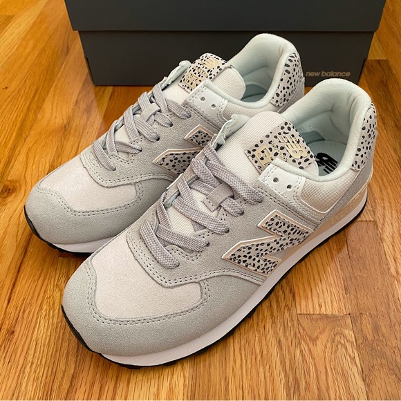 New Balance 574 Women’s Sneakers - Picture 2 of 7